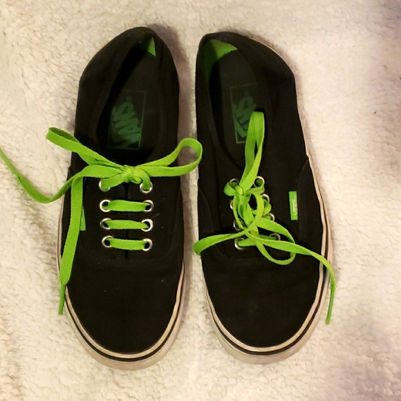 Black and green vans - Picture 2 of 4